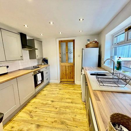 Spacious 3 Bedroom Retreat For Professionals Kingston upon Hull Kültér fotó