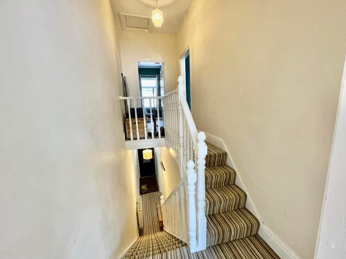 Spacious 3 Bedroom Retreat For Professionals Kingston upon Hull Kültér fotó