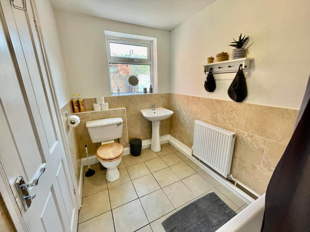 Spacious 3 Bedroom Retreat For Professionals Kingston upon Hull Kültér fotó